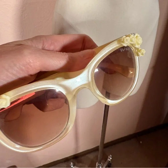 Vintage 90 Y2K Esprit Cream white retro Floral Coquette Girl feminine Sunglasses - Picture 10 of 16